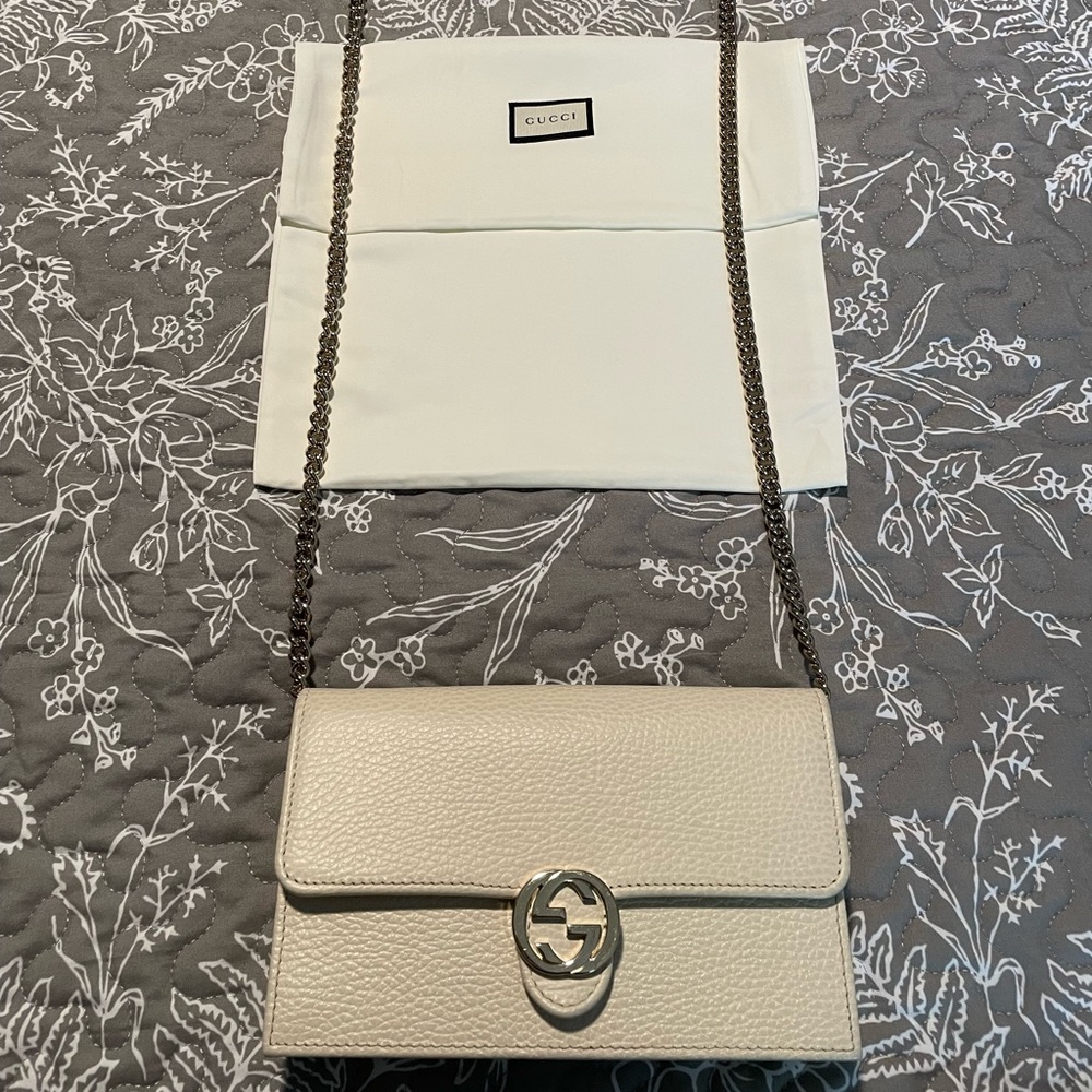 BRAND NEW Gucci off white/ivory Leather Handbag Crossbody Clutch Authentic!